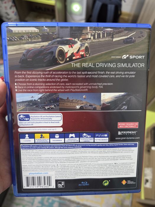 Продавам игра за Playstation 4 GRAN TURISMO