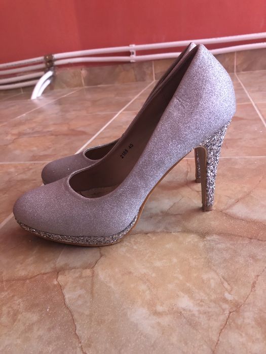 Дамски обувки на ток