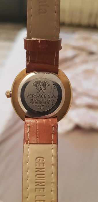 Продам женские часы Vercace