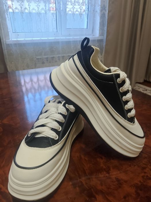 Кроссовки в отличном состоянии