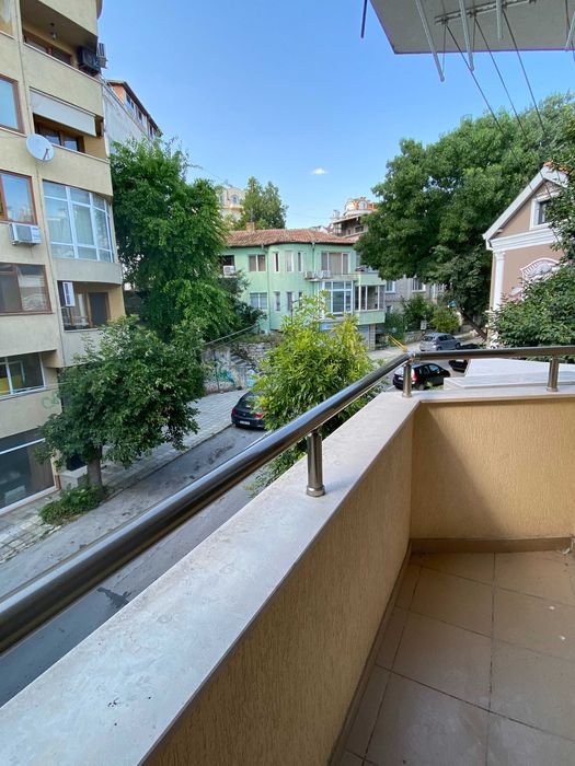 Дава се под наем Двустаен апартамент в Варна, Гръцка махала - 66 кв.м за 550 € - Снимка #2