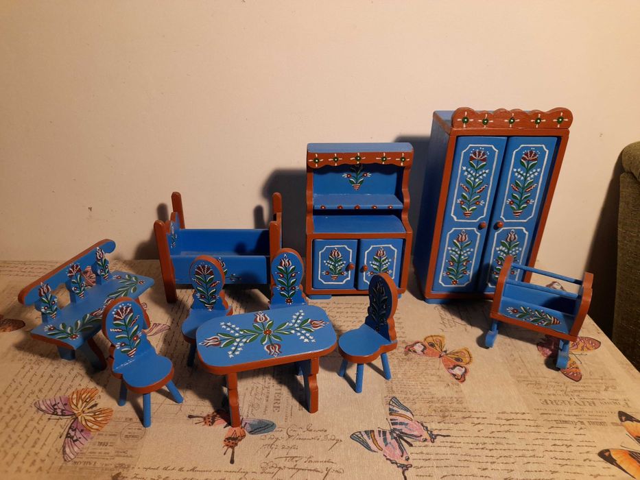 Set jucarii mobilier din lemn, pictate