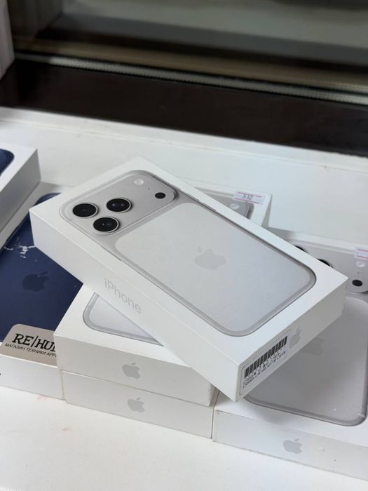 17 pro 256 silver,orange,blue