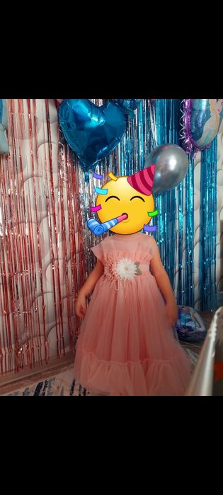 Продам платье на 5 лет