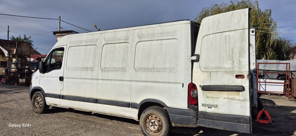 Dezmembram Renault Master