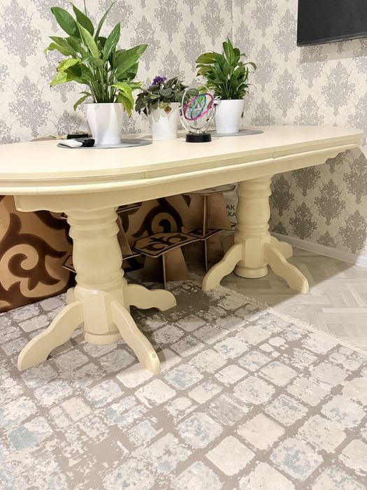 Срочно! Продам гостевой стол 2 м.