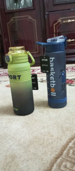 Спортивная бутылка для воды