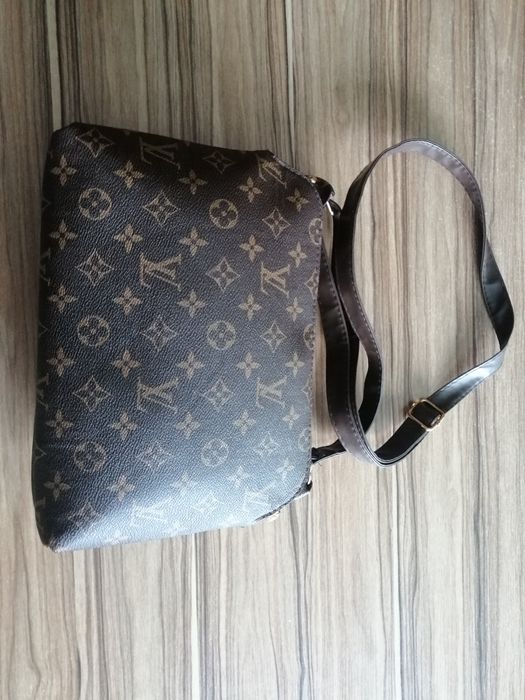 Дамски чанти Mango и Louis Vuitton