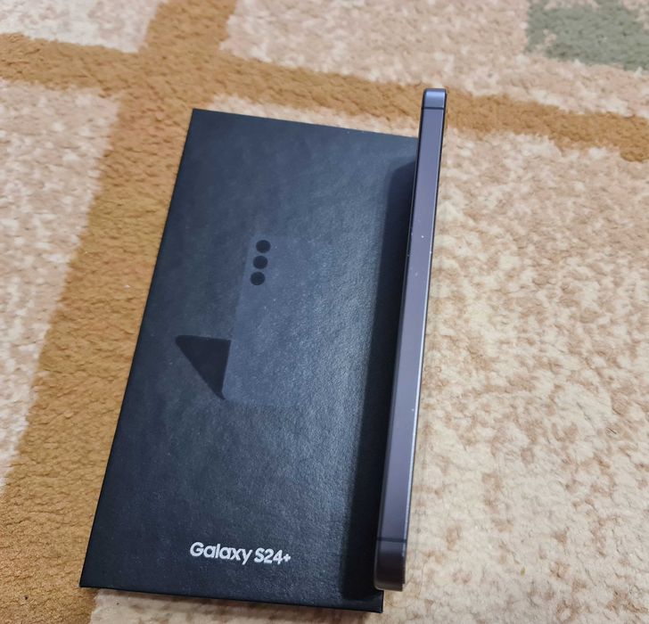 Телефон Samsung S24+
