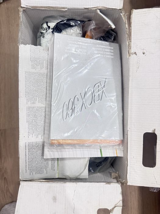 Продам Xbox 360 Arcade