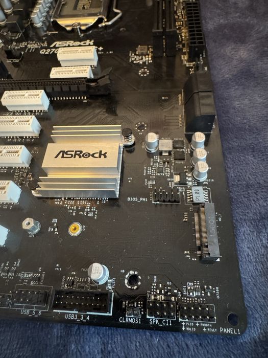 Placă de bază ASRock Q270 Pro BTC+ – ca nouă, completă în cutie