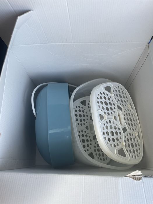 Парен стерилизатор Tommee Tippee, бебешки кърпи, седалка и аксесоари,