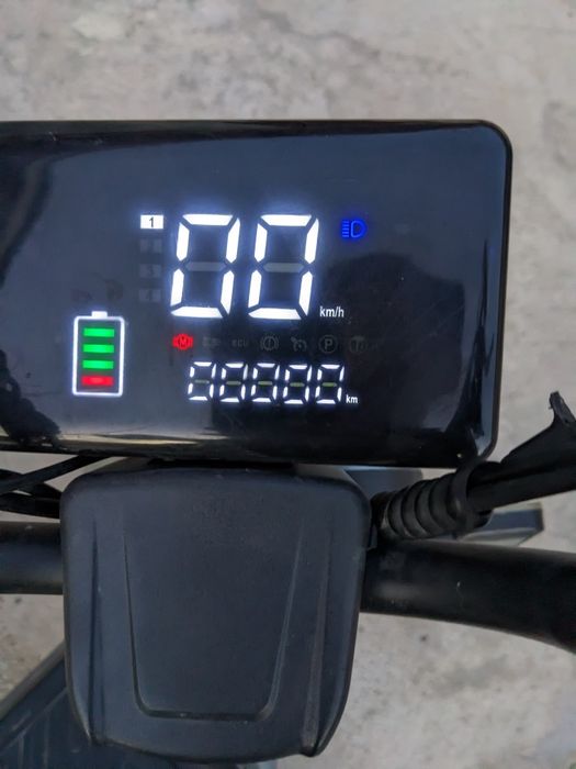 Skuter Elektron Geliviy Akkumulyator