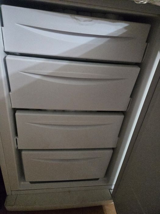 Продам морозильник