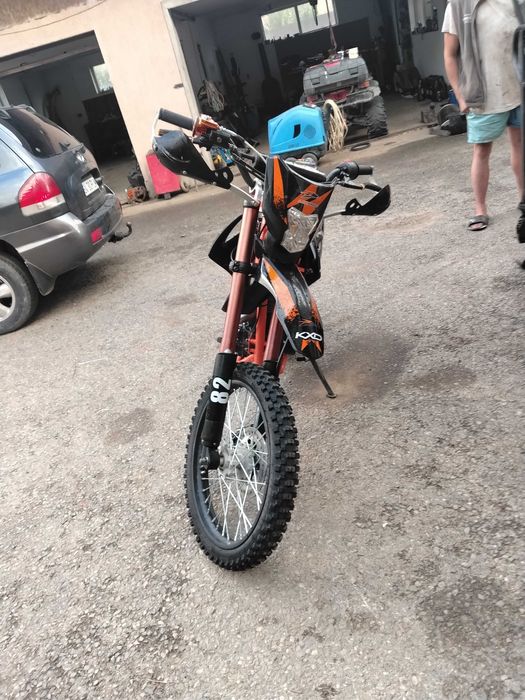 Vând motocicletă Cxd 150