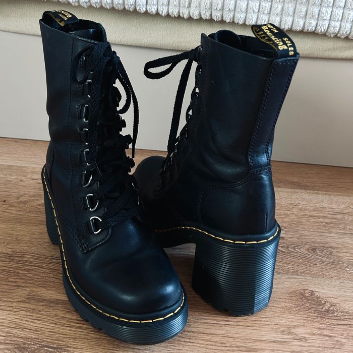 Dr. Martens боти