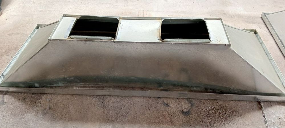 Вытяжка. Зонт. В отличном состоянии.