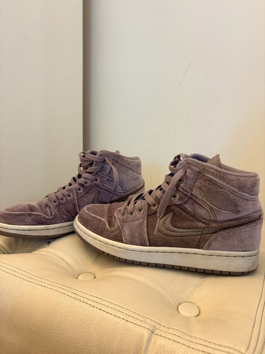 Adidasi air jordan 1 mir purple velvet