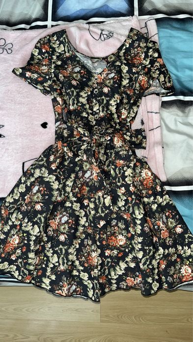 Rochie cu motive florare