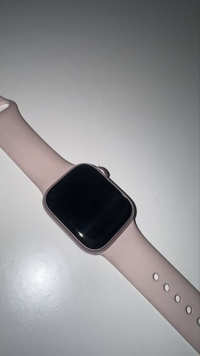 Продам часы эпл вотч