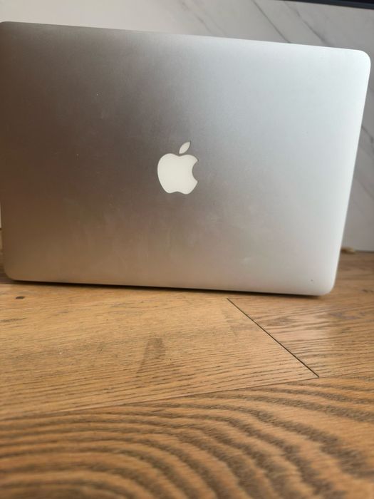 MacBook Air 13 inch - почти не е ползван
