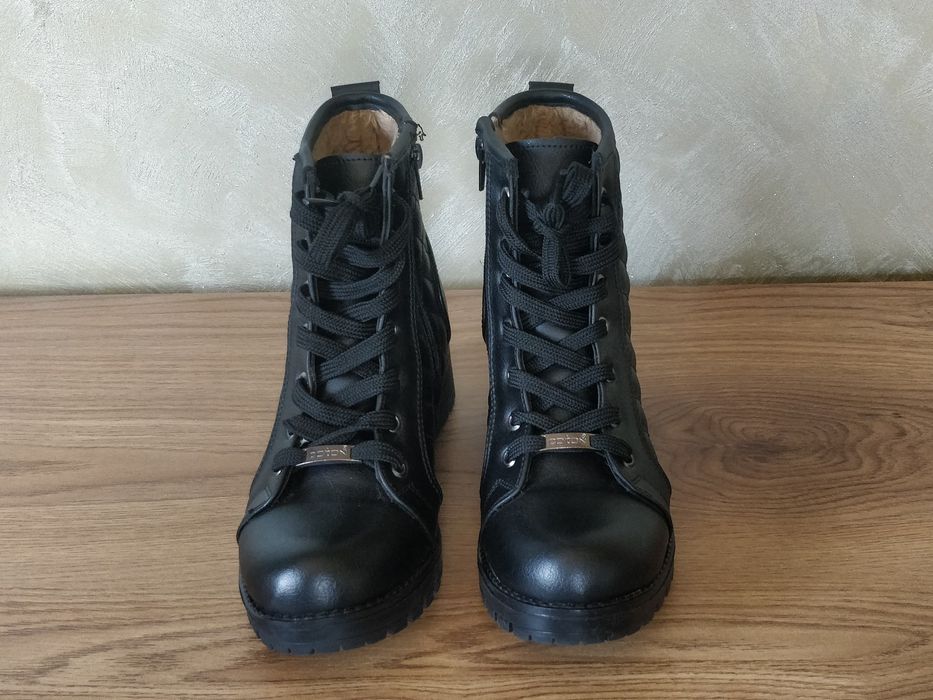 Нови дамски ватирани ботуши 37 номер