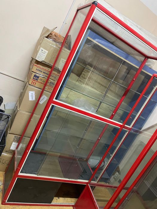 Стеклянные витрины