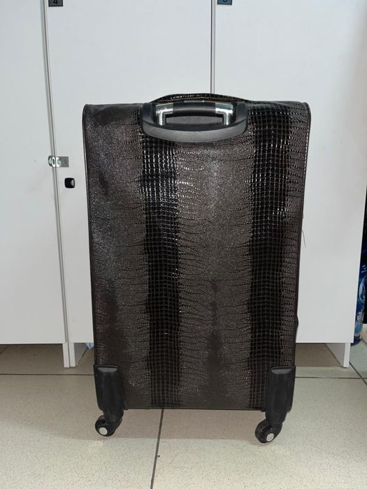 Чемодан бағасы 10.000 таза жаңа