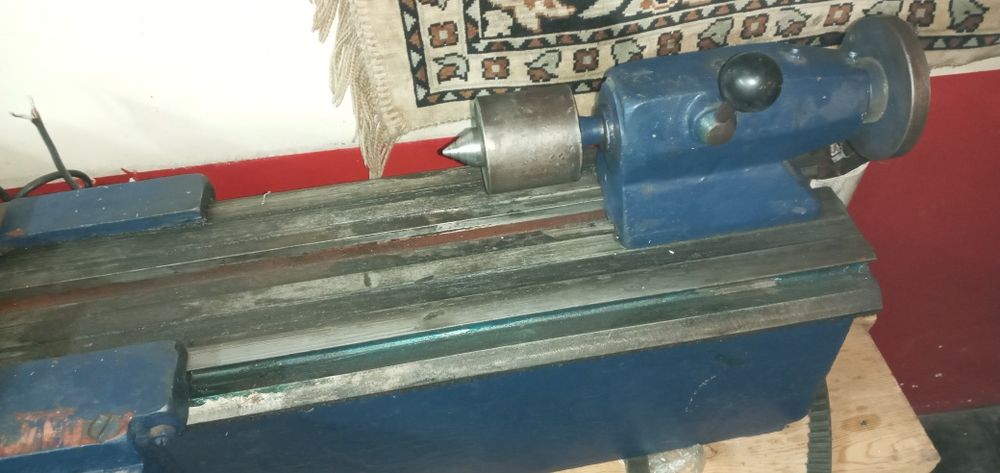 Станок токарный  по металу