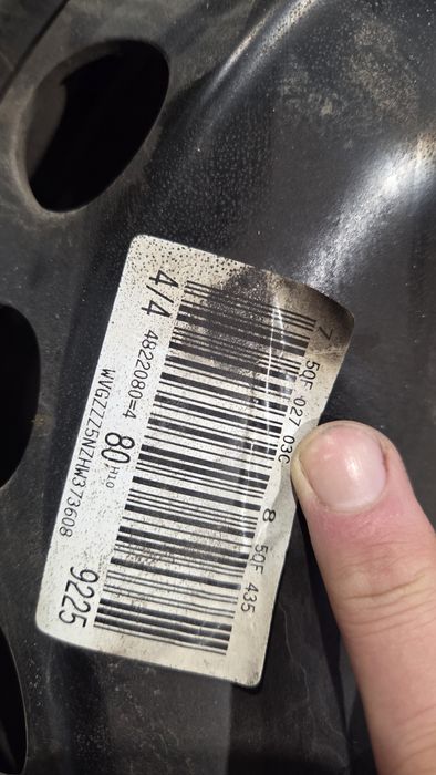 Jante pe 17 originale vw 5x112 cu capace si  cauciucuri  215 65 17