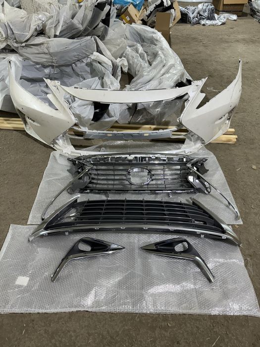 Бампер решетка Lexus es