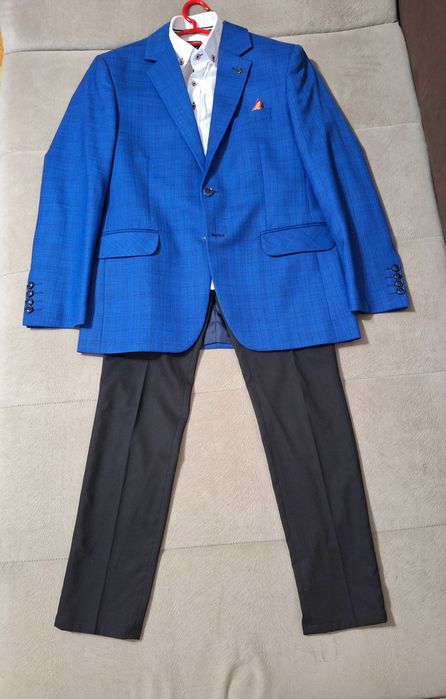 Costum baietii 15-16 ani