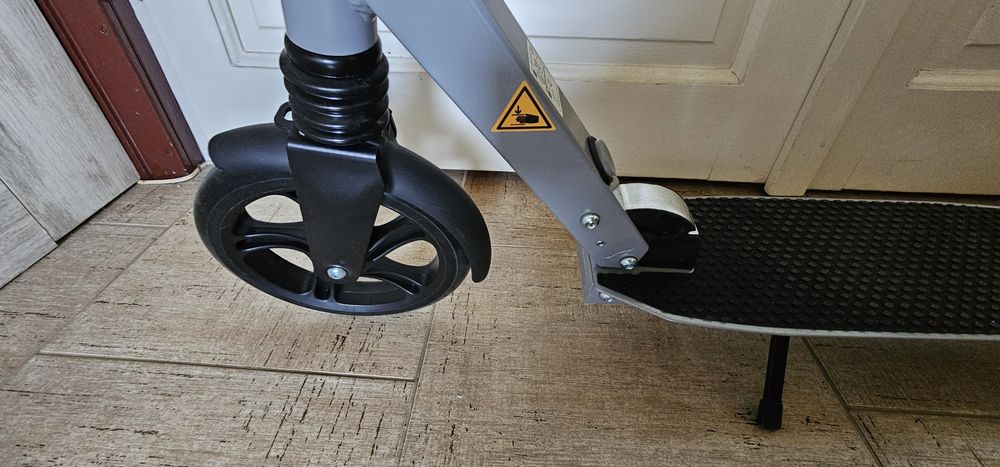 Trotineta pliabila,frână de mână,suspensii, model german