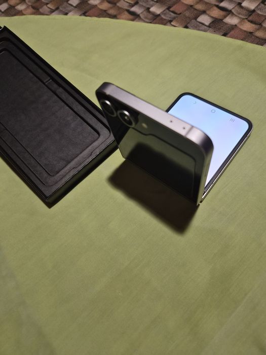 Samsung galaxy z flip 6