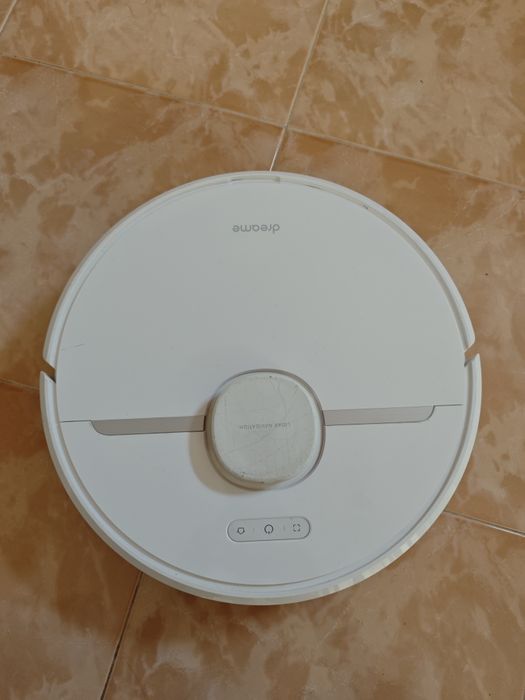 Продавам робот прахосмукачка Dreame Robot Vacuum D9