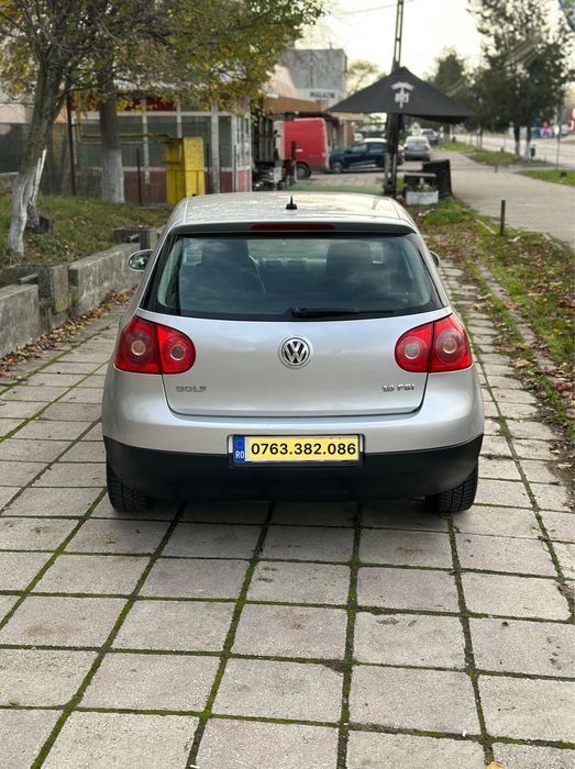 Golf 5 - 1.6 fsi - 115 cp - Clima - Navi - Senzori - Computer de bord