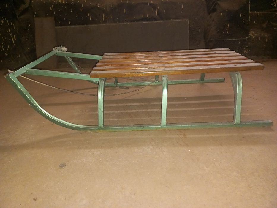 Продаётся сани детские.