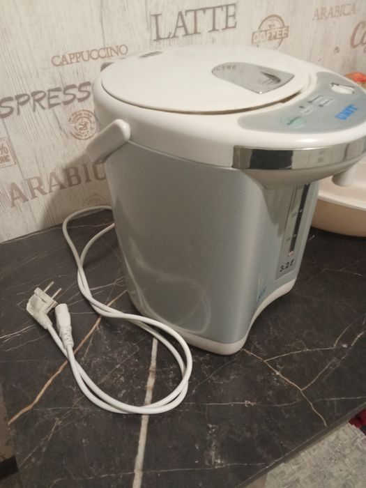 Продам чайник электрический.