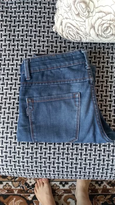 Продам джинсы для мальчиков