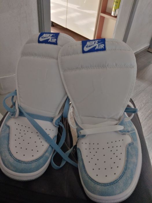 Jordan 1 hyper royale noi