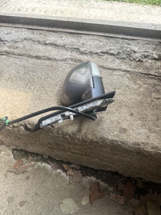 Plansa bord ,oglinda st dr VW Golf 5 Plus