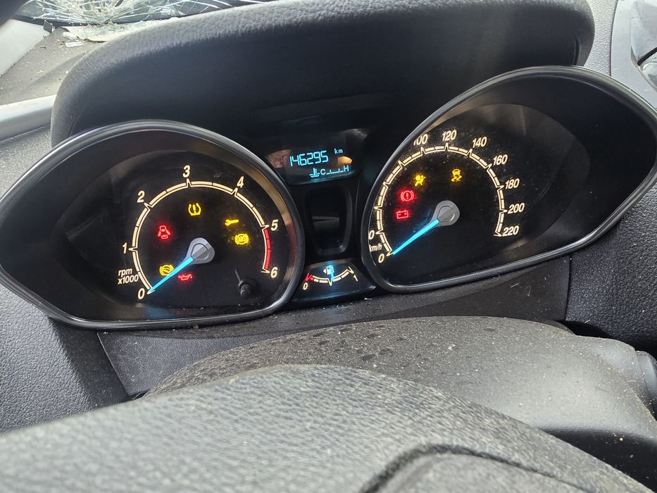 Dezmembrez ford turneo courier connect 2018 euro 6 motor 1.5 cutie vit