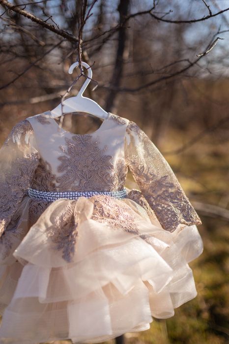 Две страхотни рокли за дете /80 размер/ под наем