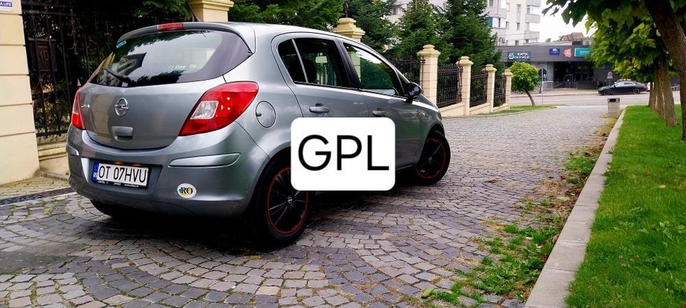 Opel Corsa 1,4 GPL+ Benzina//2012