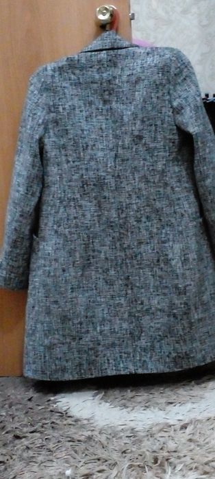 Продаю демисезонное пальто