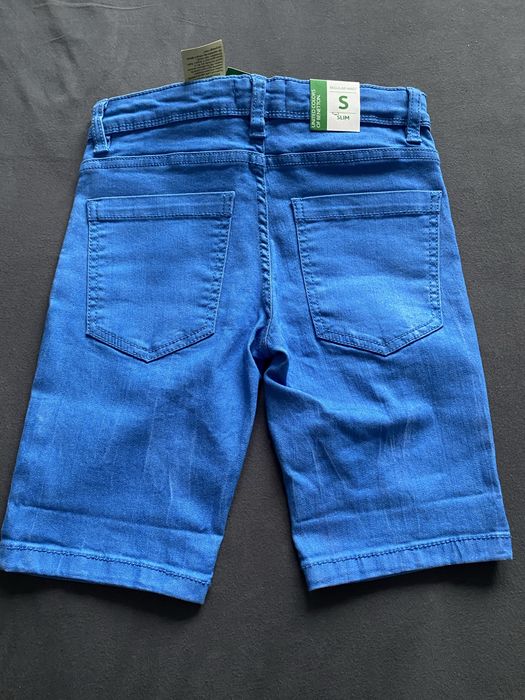United colors of benetton pantalion scurt marine 5-7 ani  marime 120