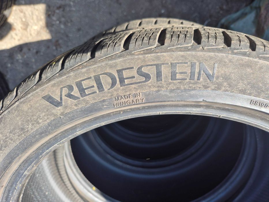 4 Anvelope VARA IARNA - 235/40/19 - Vredestein - Stare F BUNA - DOT 2023 !