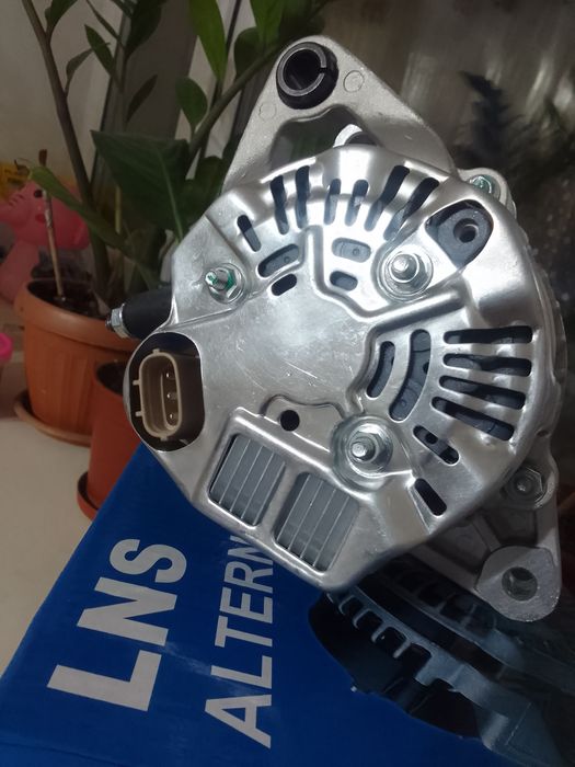 Продам генератор на карина е 4афе