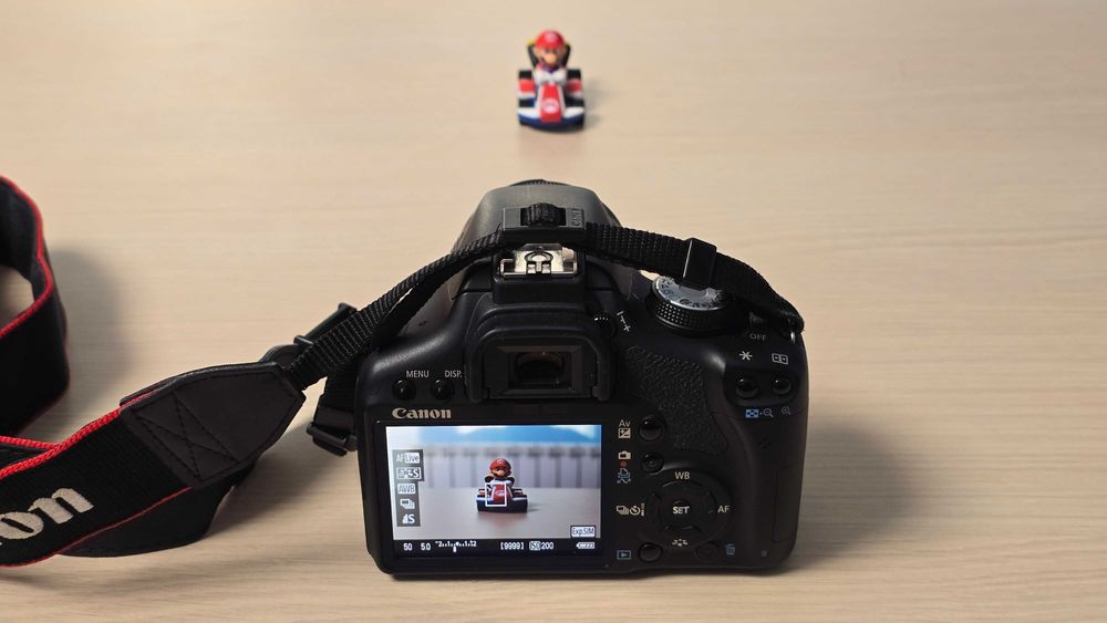 Canon EOS 500D, 15.1MP + Obiectiv EF-S 18-55mm