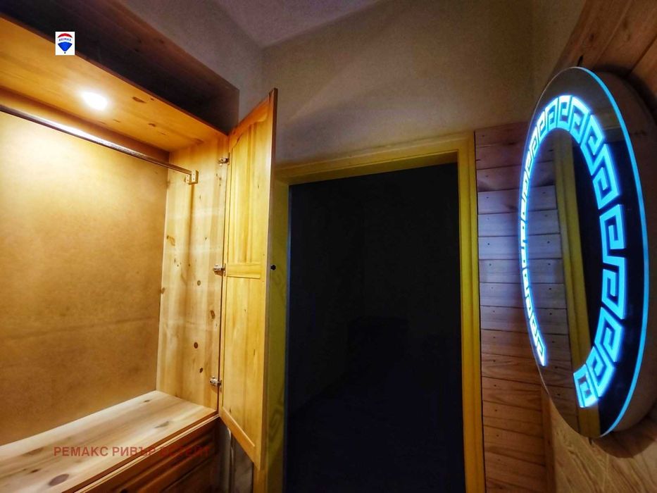 Дава се под наем Тристаен апартамент в Русе, Център - 98 кв.м за 499.8 € - Снимка #4